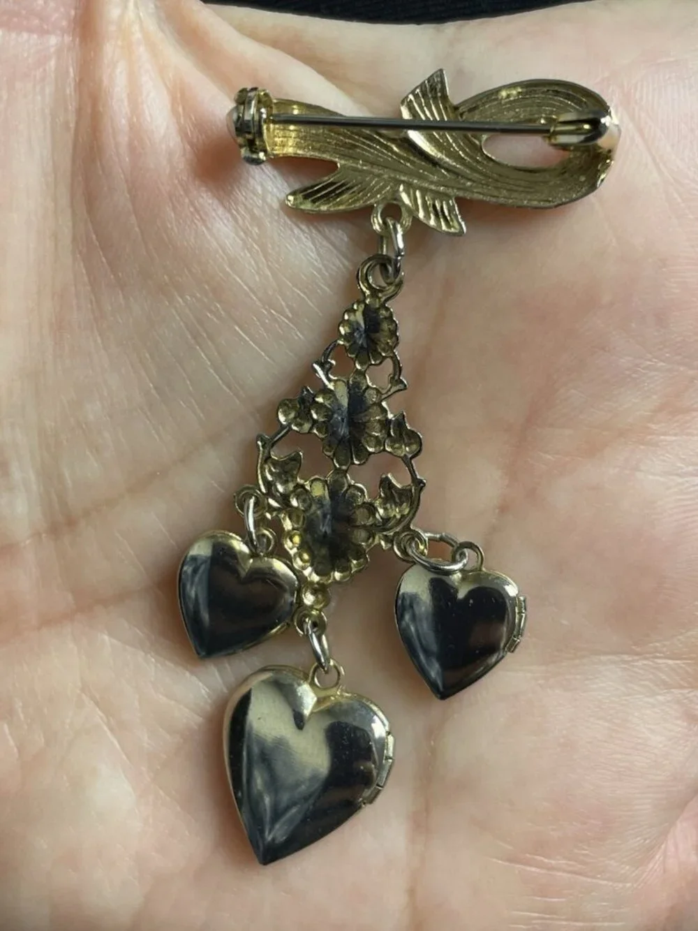 Vintage Gold-Tone Bow Brooch With 3 Dangle Heart Lockets READ